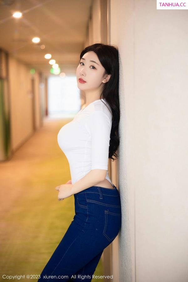 江真真  [XiuRen]高清写真图 2023.04.13 No.6570 江真真 牛仔裤美臀第11张图片
